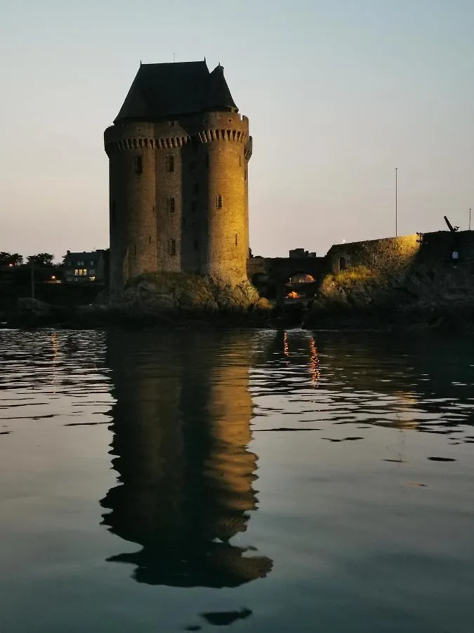 Savannah Saint-Malo 0*,